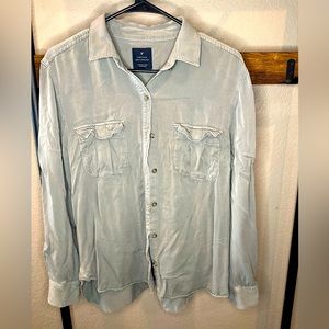 American Eagle Boyfriend button shirt thicc 😉